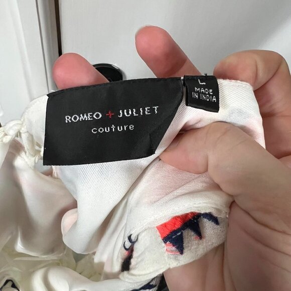 Romeo + Juliet Couture cream embroidered lace back maxi dress. Size L - Picture 7 of 8